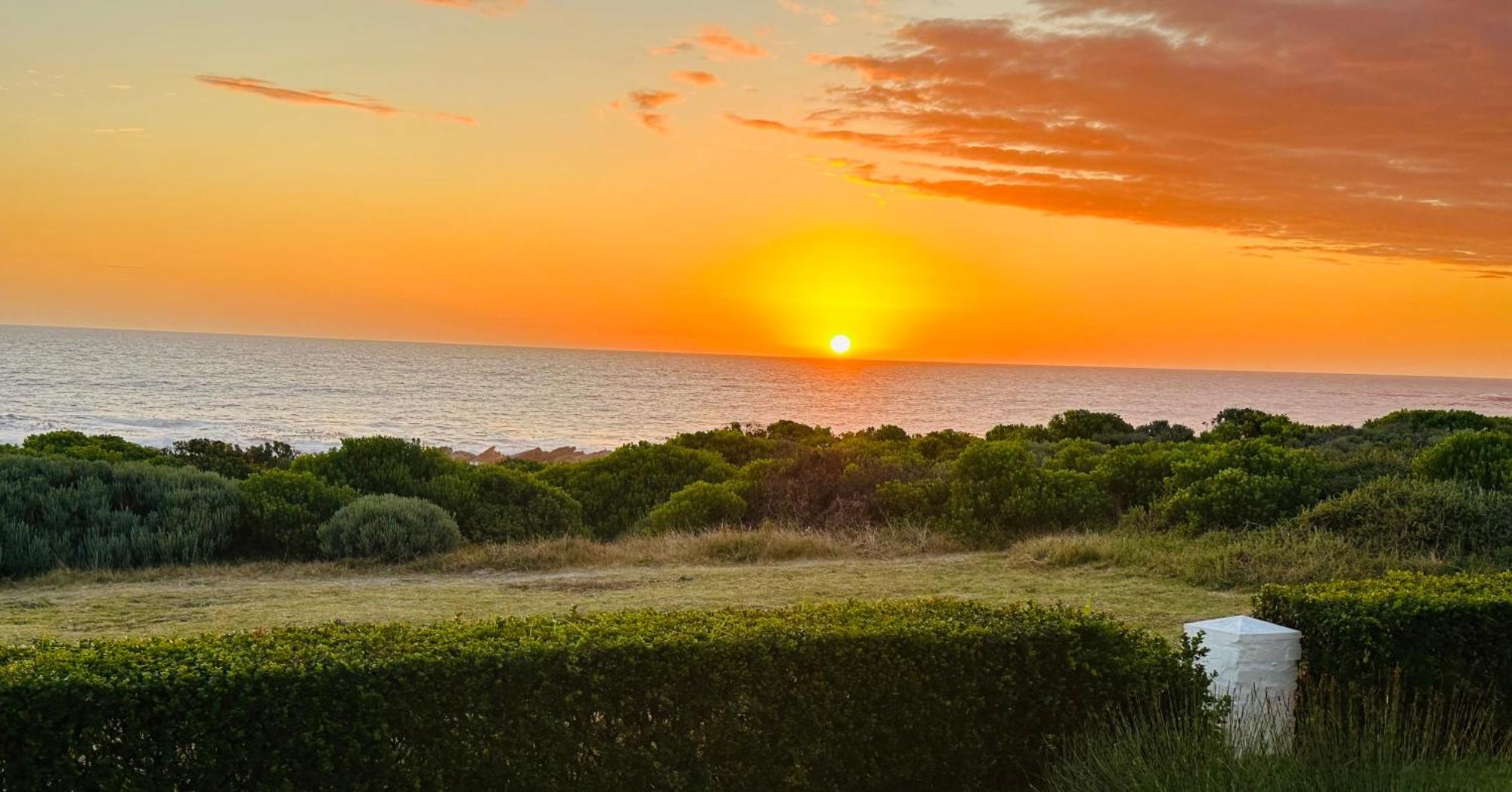 Seapearl Oceanfront Villa And Cottage Hermanus Dış mekan fotoğraf